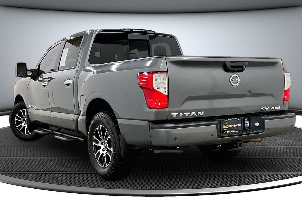 Used 2021 Nissan Titan SV w/ SV Convenience Package image 4