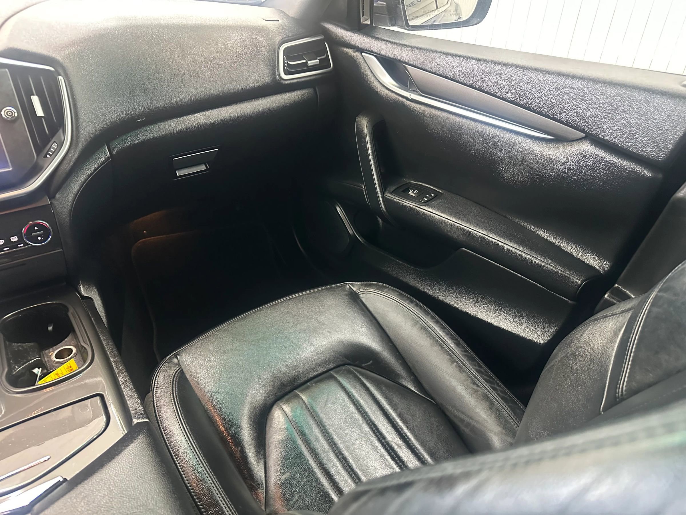 Used 2015 Maserati Ghibli image 17