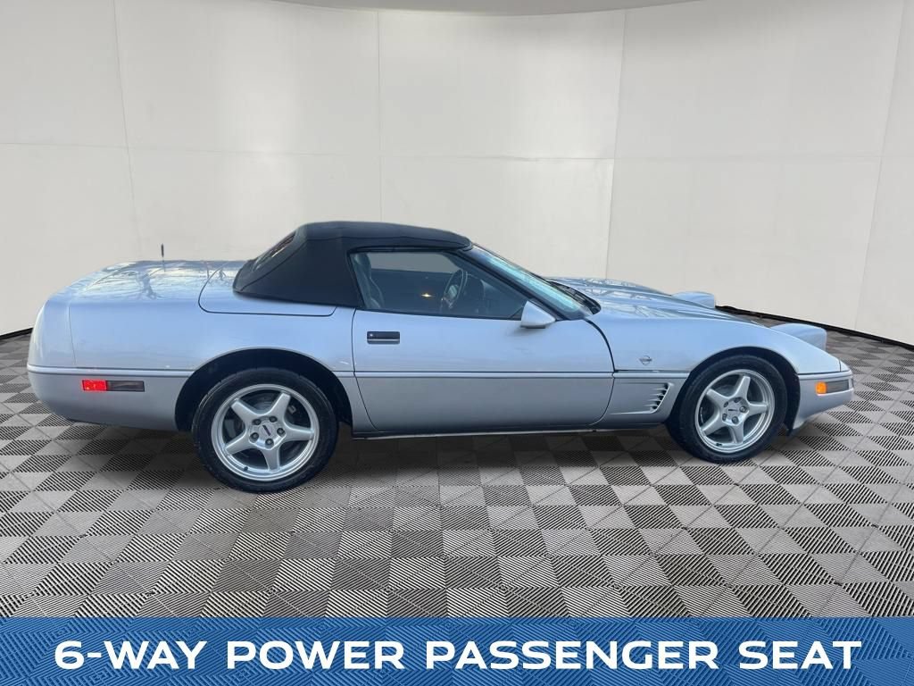 Used 1996 Chevrolet Corvette Convertible RWD image 8