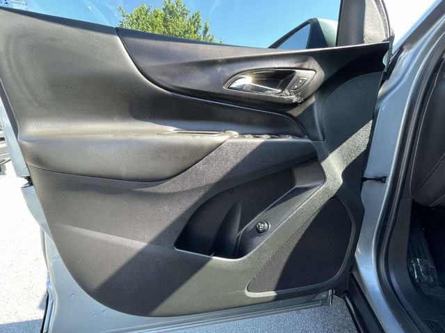 Used 2024 Chevrolet Equinox LT FWD image 17