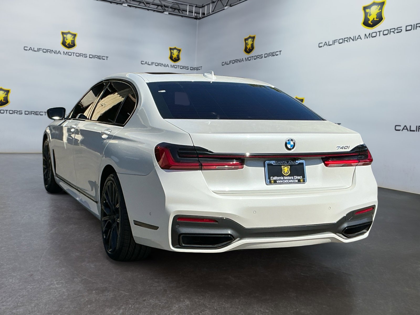Used 2022 BMW 740i w/ M Sport Package RWD image 7