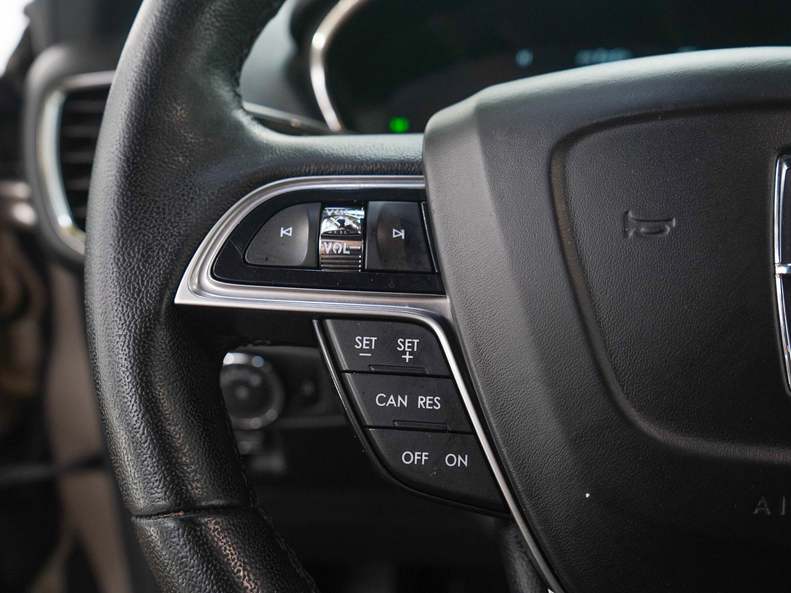 Used 2020 Lincoln Nautilus Premier AWD/4WD image 26