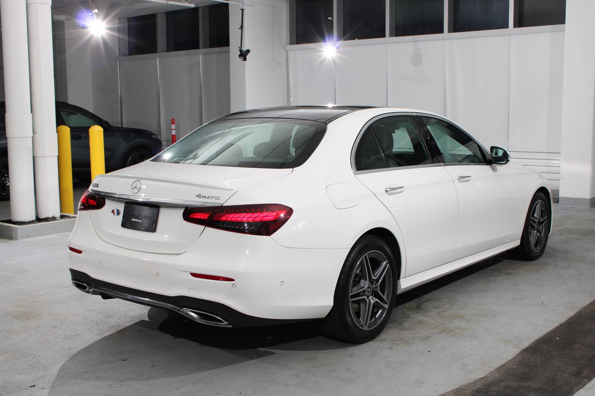Used 2023 Mercedes-Benz E 350 4MATIC Sedan image 10