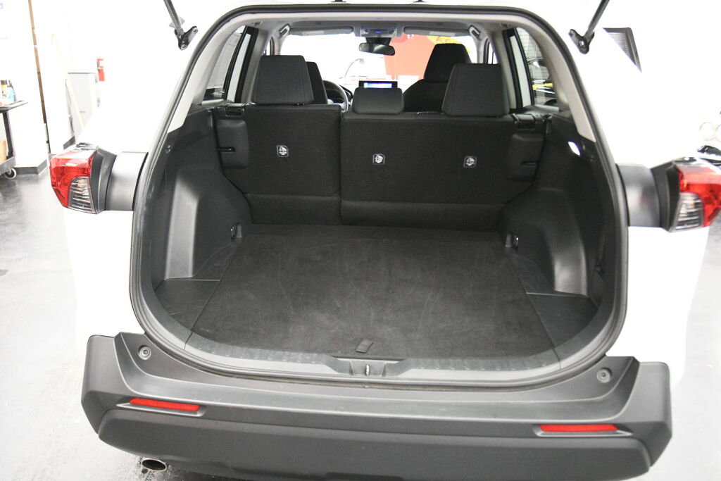 Certified 2024 Toyota RAV4 LE image 21