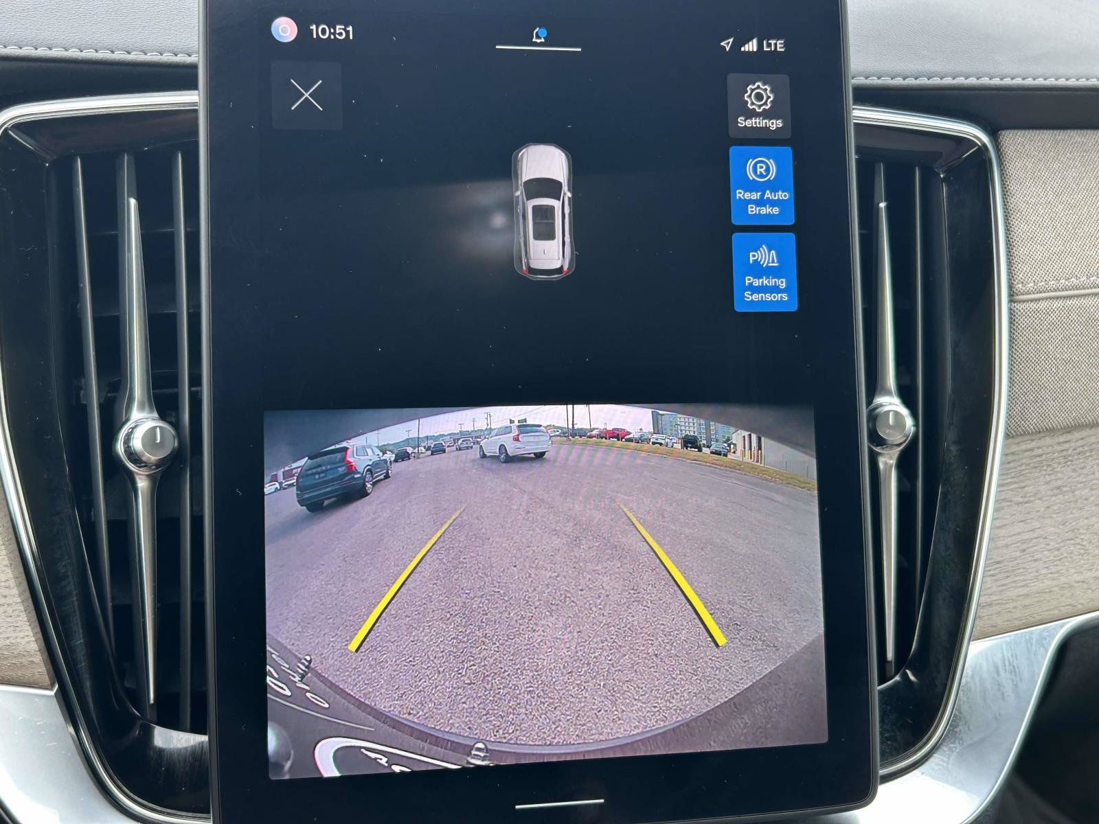 Certified 2025 Volvo XC90 B6 Core w/ Climate Package AWD/4WD image 26