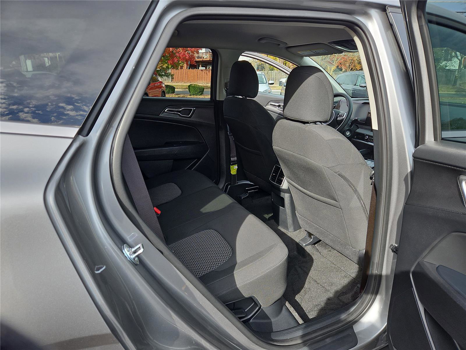 Certified 2025 Kia Sportage LX image 32