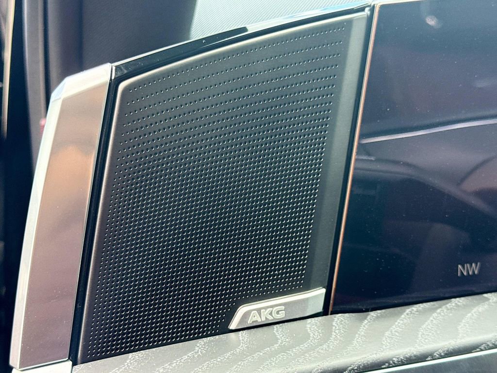 New 2025 Cadillac Escalade Premium Luxury w/ LPO, Floor Liner Package image 19