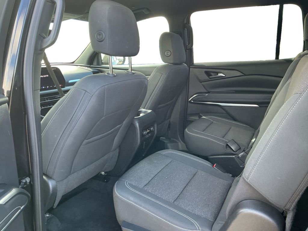 Used 2024 Chevrolet Traverse LT image 21