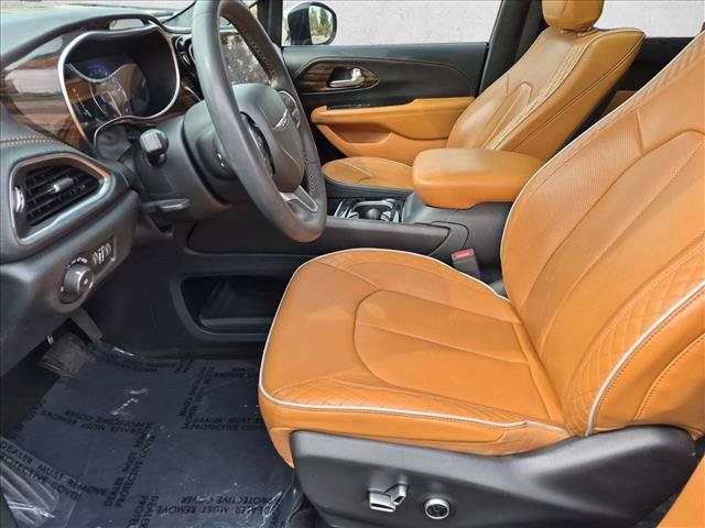 Used 2023 Chrysler Pacifica Pinnacle AWD/4WD image 17