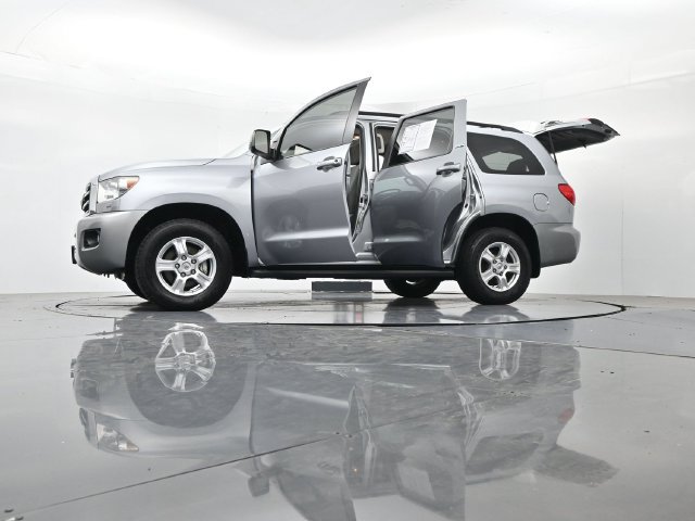 Used 2017 Toyota Sequoia SR5 AWD/4WD image 54