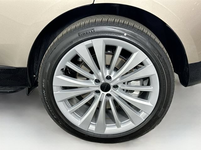 New 2026 Land Rover Range Rover Long Wheelbase SE AWD/4WD image 29