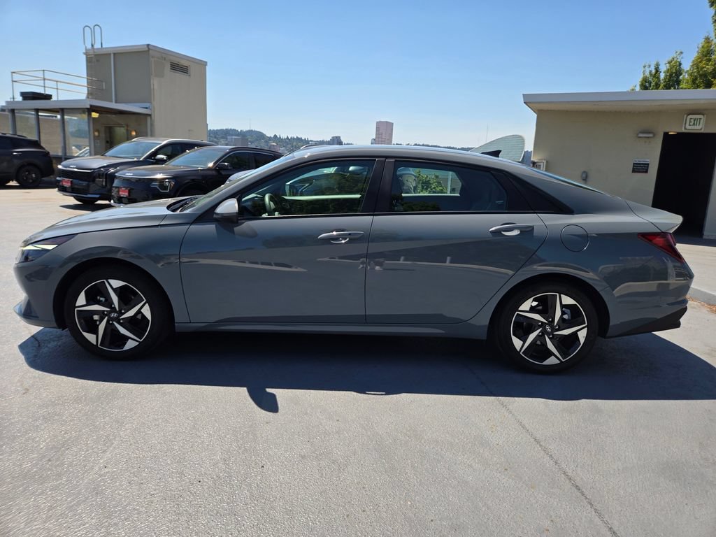 Used 2023 Hyundai Elantra SEL w/ Convenience Package FWD image 6