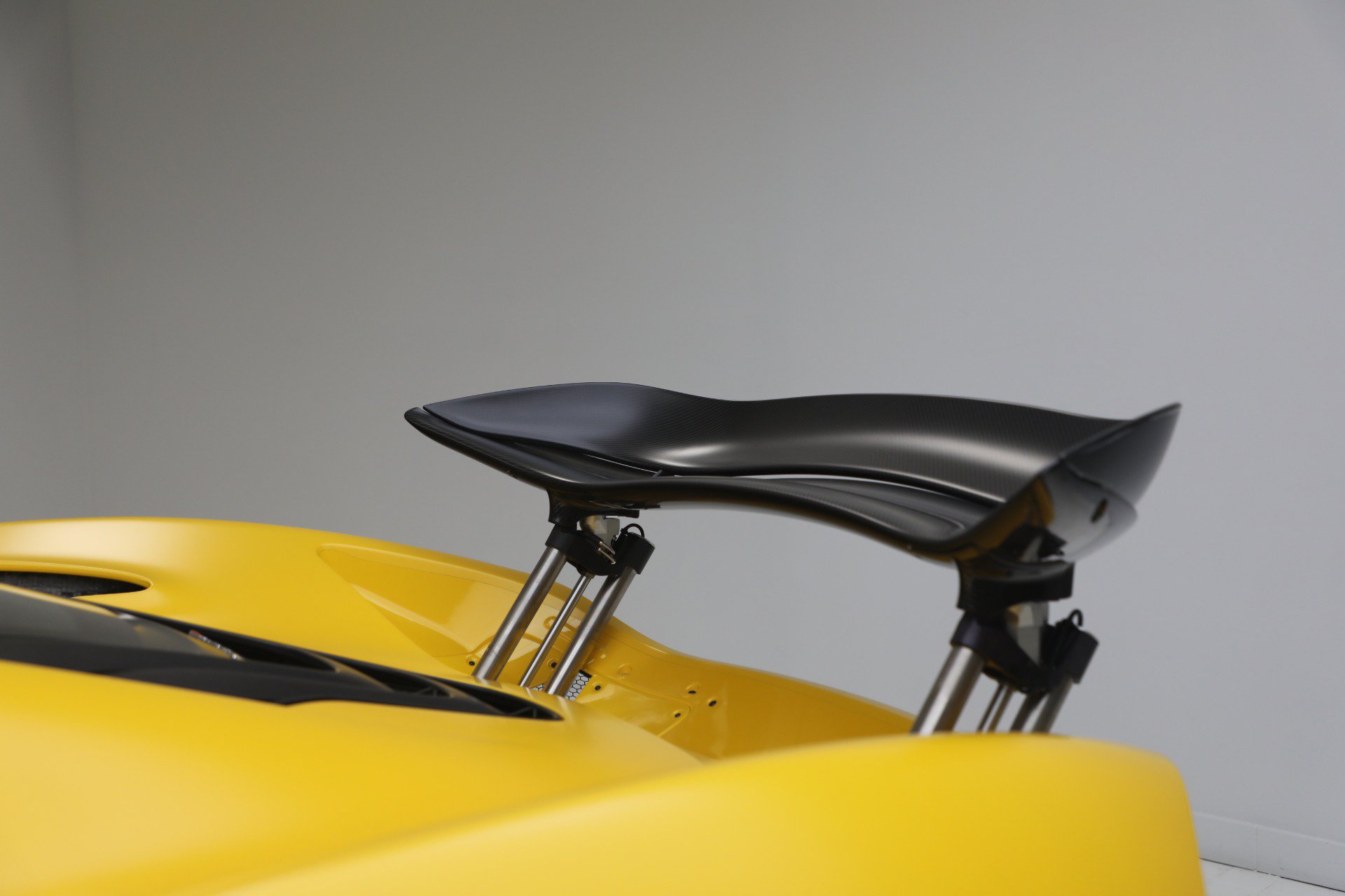 Used 2015 McLaren P1 RWD image 39
