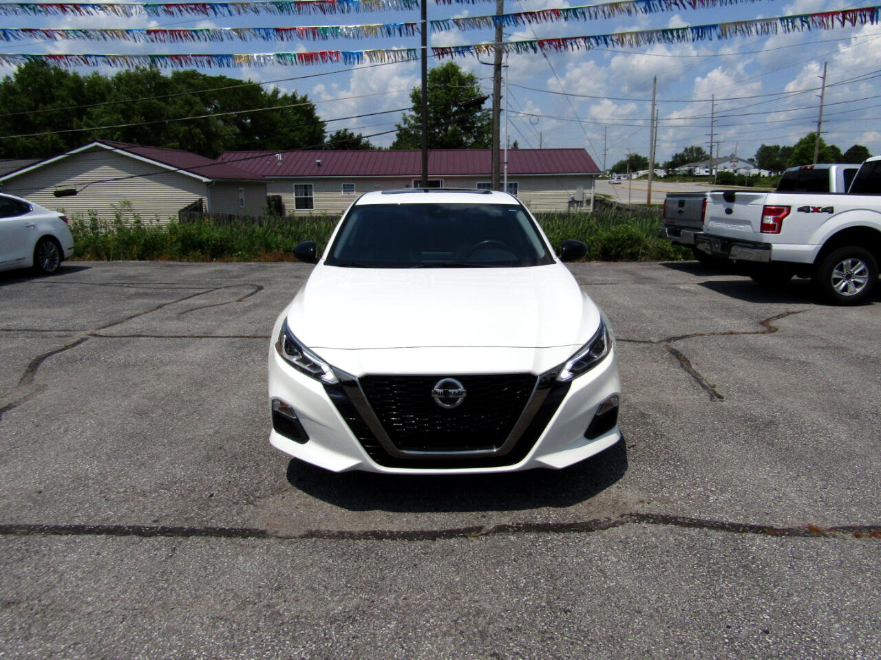Used 2021 Nissan Altima 2.5 SR w/ SR Premium Package image 2