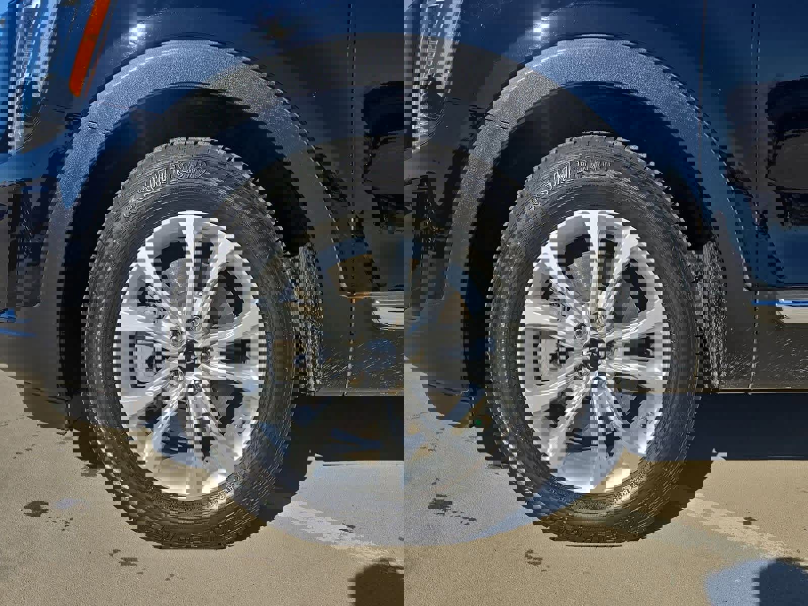 Certified 2022 Kia Telluride LX image 12