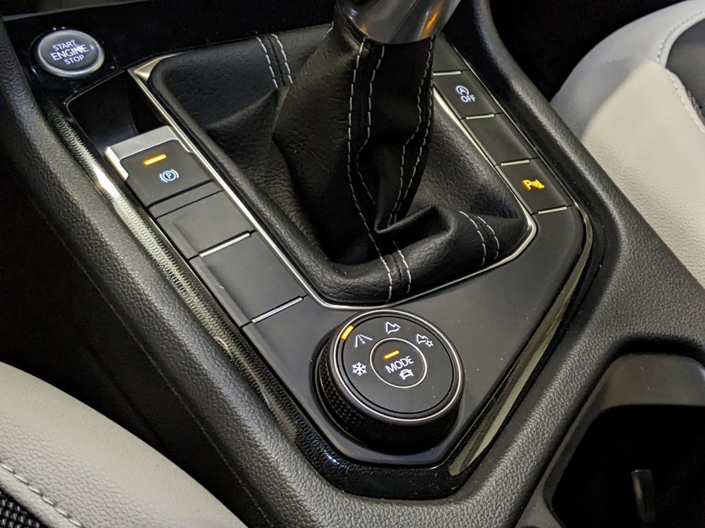 New 2025 Volkswagen Taos SE image 20