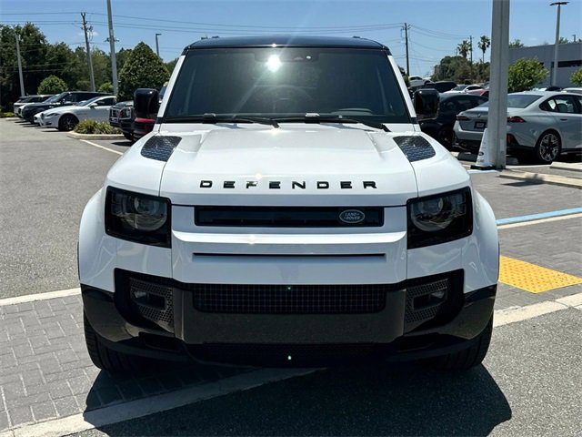 New 2025 Land Rover Defender 130 X-Dynamic SE image 10