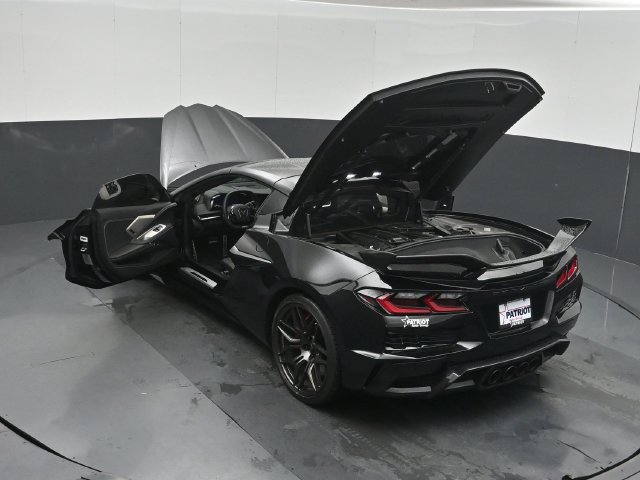Used 2024 Chevrolet Corvette Z06 RWD image 60