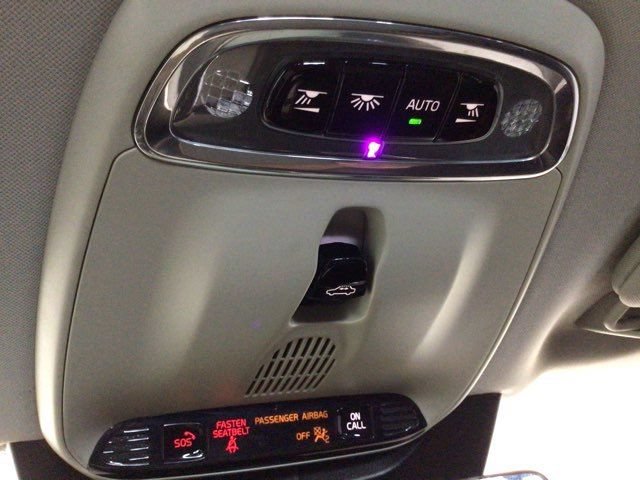 Used 2016 Volvo XC90 T8 Momentum w/ Vision Package AWD/4WD image 24