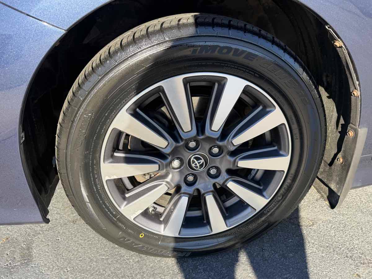 Used 2020 Toyota Sienna XLE Premium AWD/4WD image 9