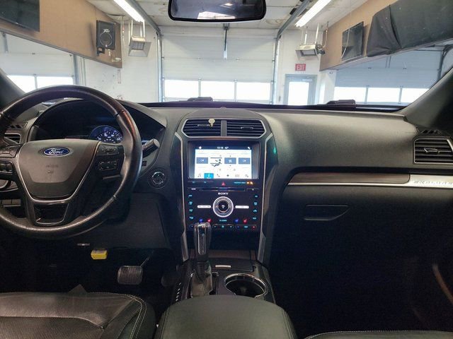 Used 2017 Ford Explorer Limited image 7