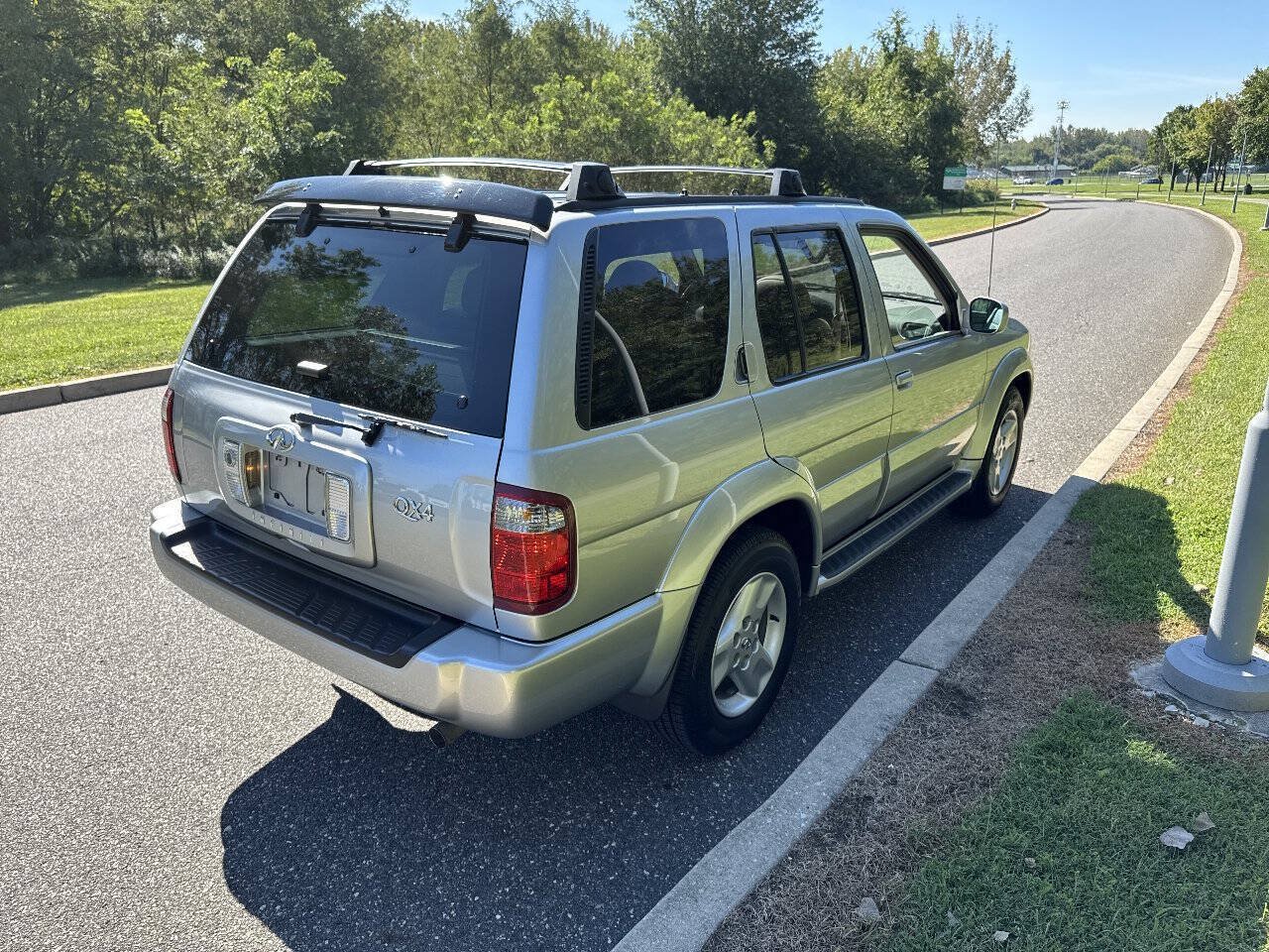 Used 2002 INFINITI QX4 4WD image 3