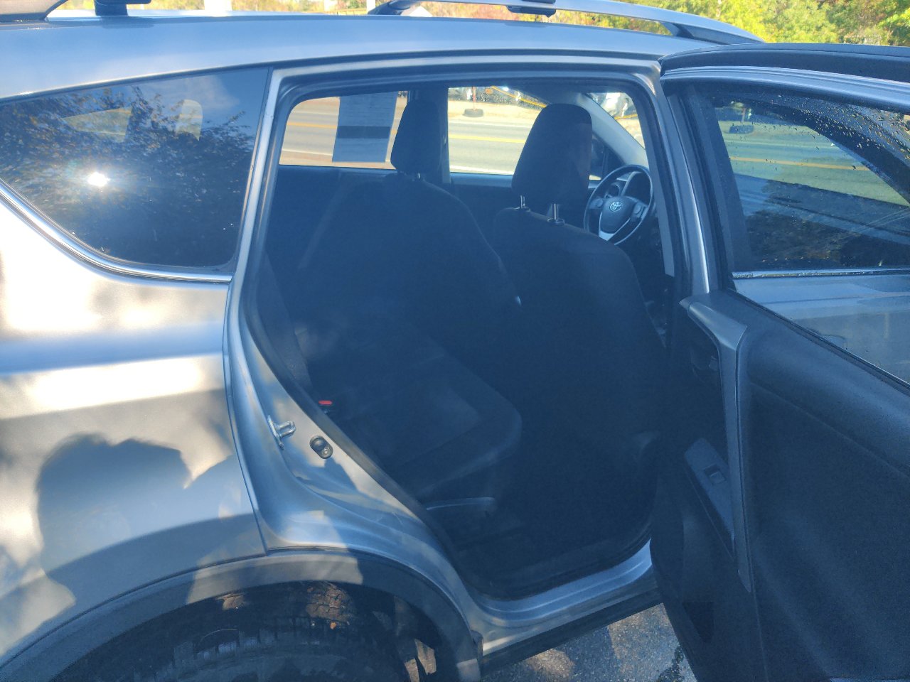 Used 2016 Toyota RAV4 LE image 15