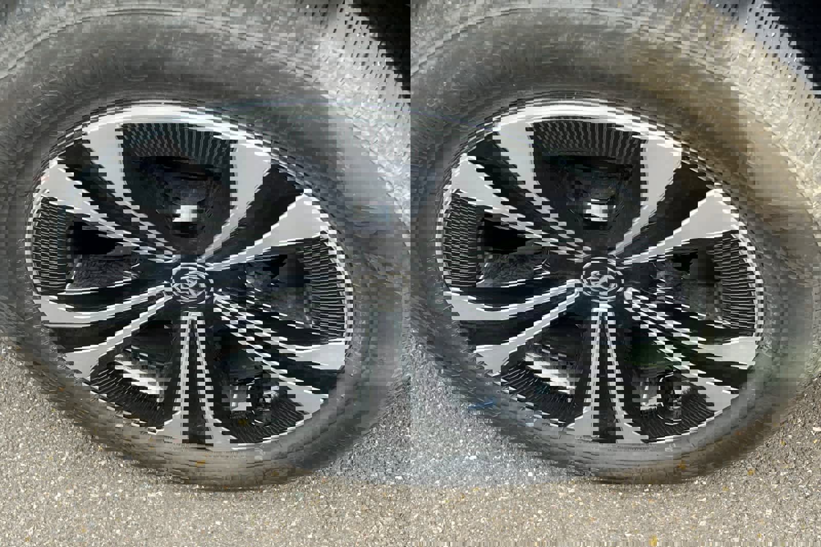 Used 2024 Toyota bZ4X XLE w/ Weather Package image 14