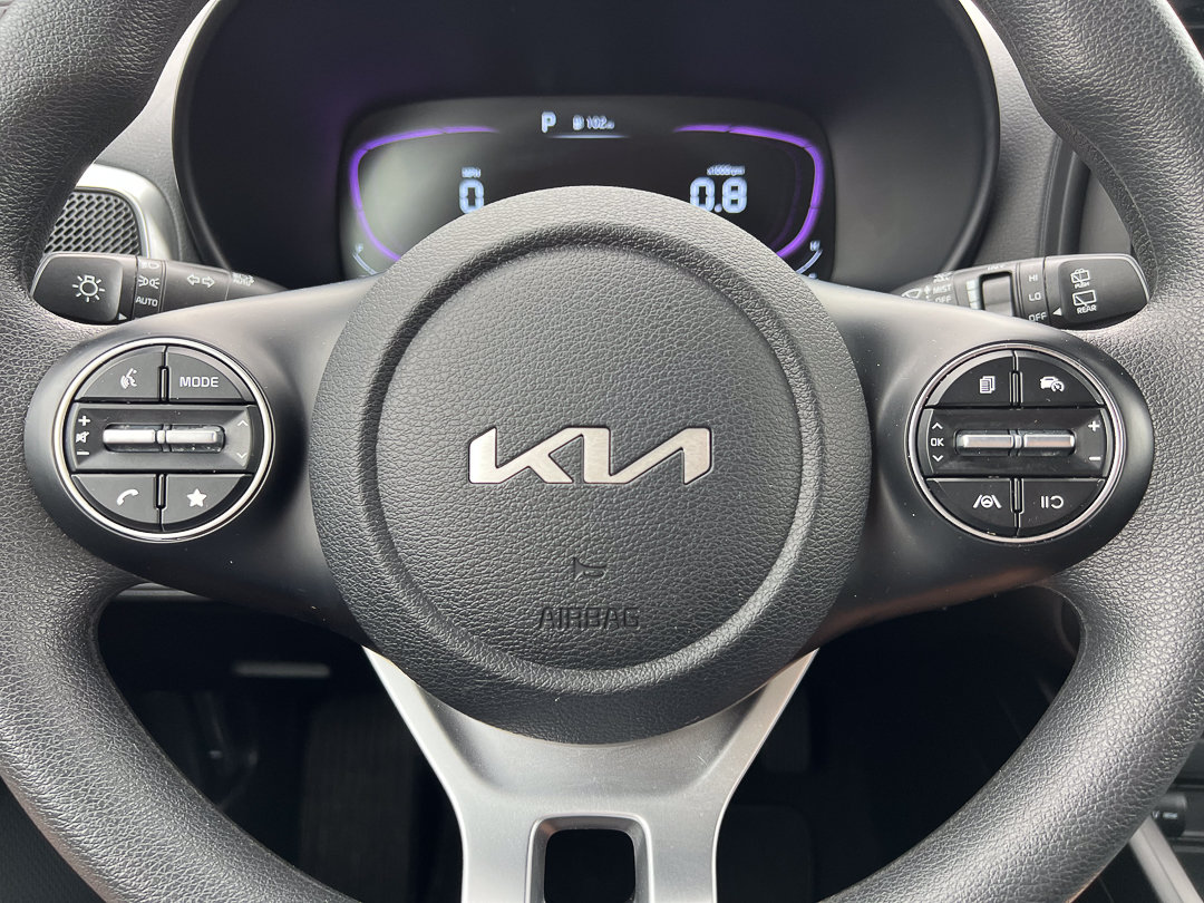 Used 2025 Kia Soul LX w/ LX Technology Package FWD image 16