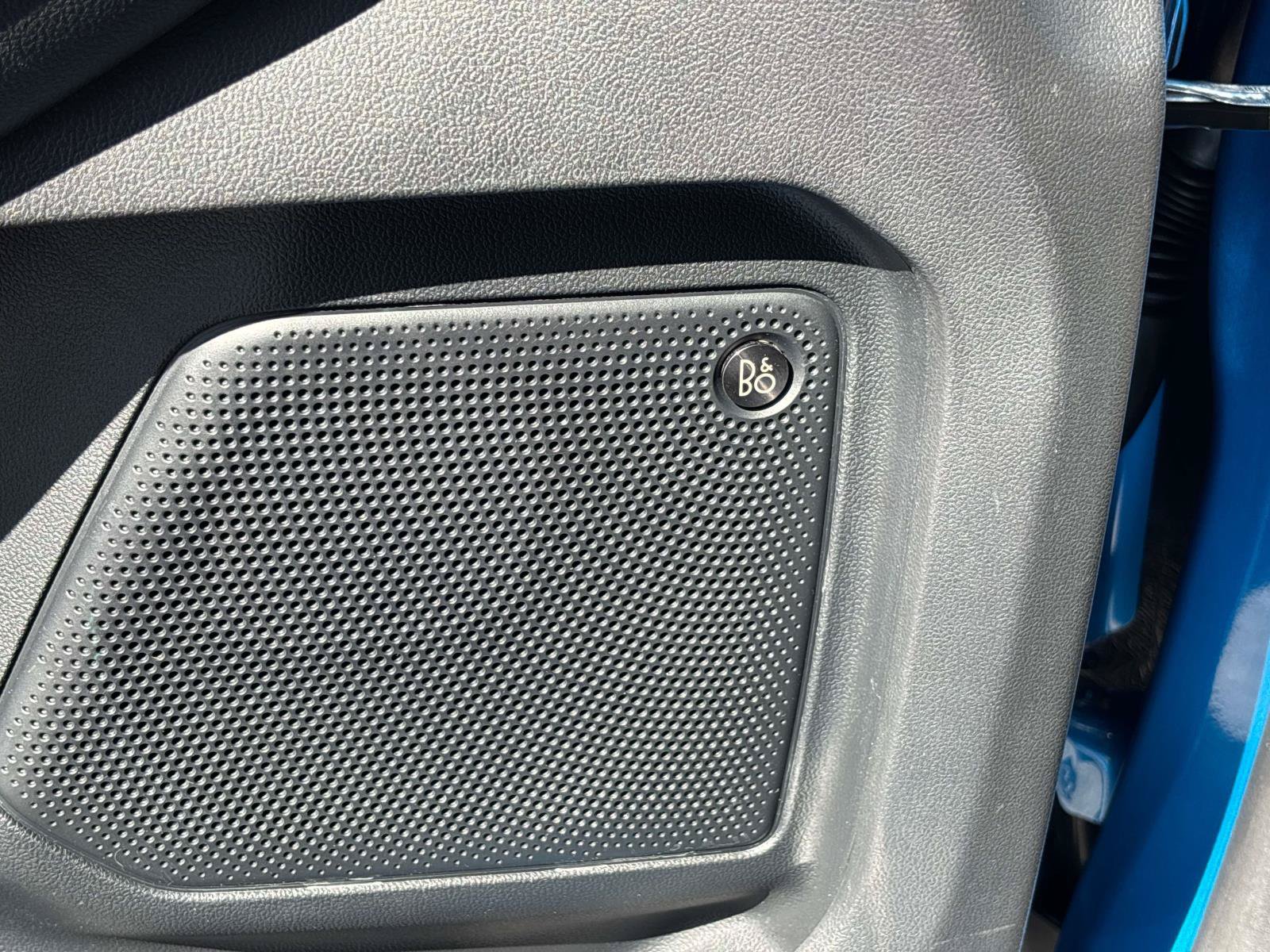 Used 2020 Ford Escape Titanium FWD image 18