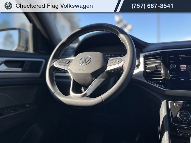 Used 2022 Volkswagen Atlas Cross Sport SE image 32