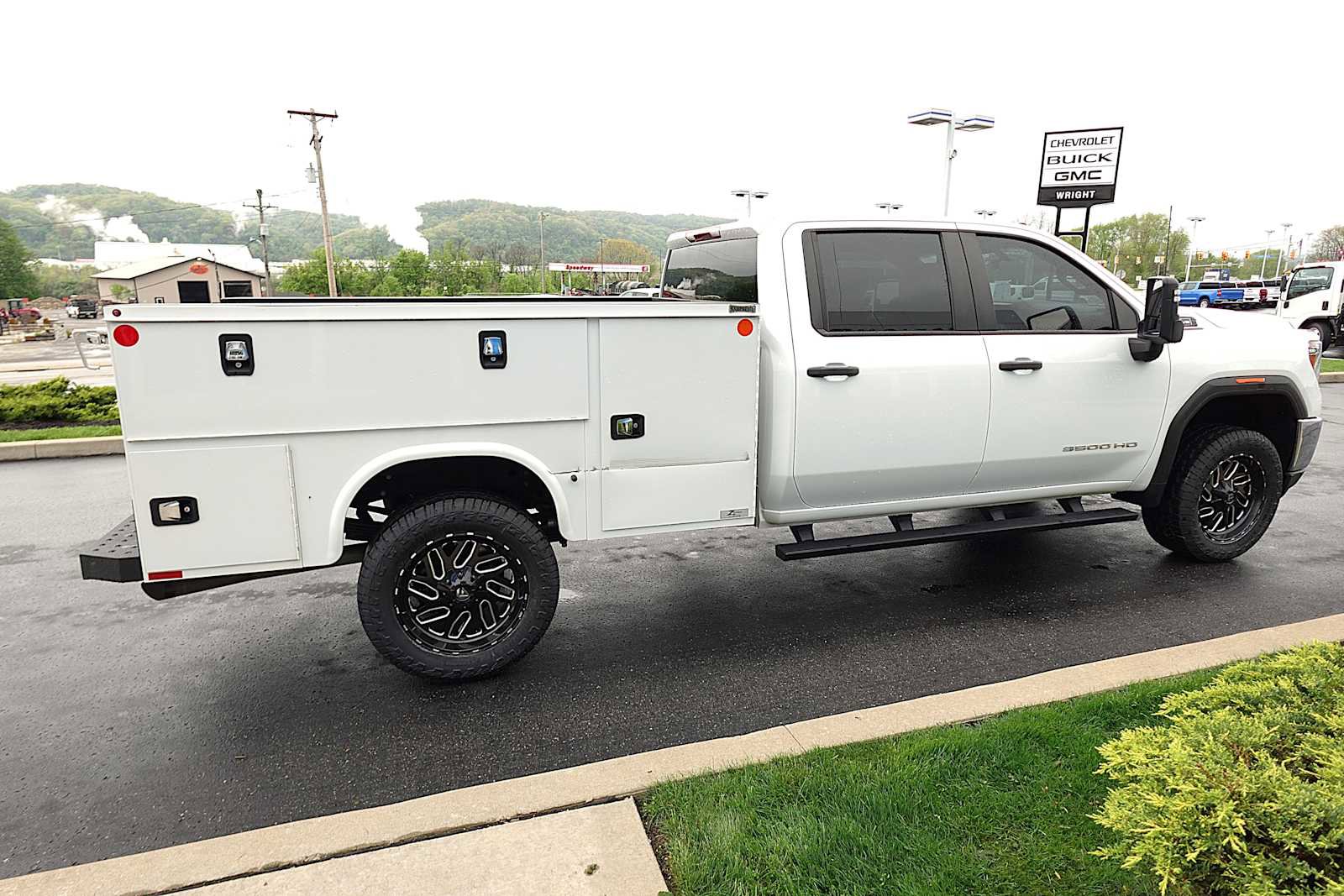 Used 2023 GMC Sierra 3500 Pro w/ Convenience Package AWD/4WD image 6