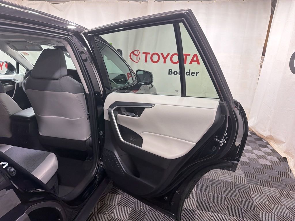 Used 2025 Toyota RAV4 XLE image 13