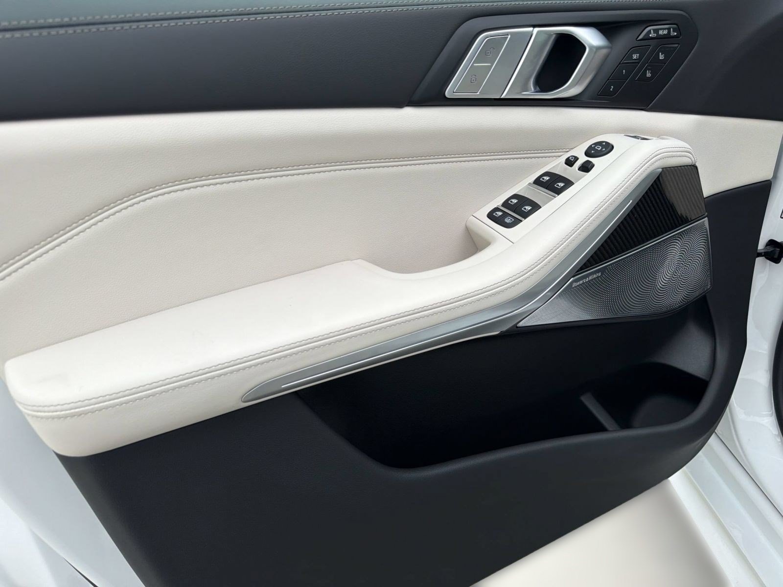 New 2027 BMW X7 M60i AWD/4WD image 13