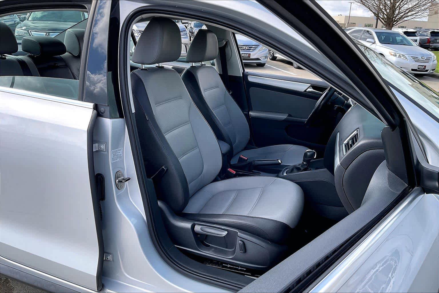 Used 2013 Volkswagen Jetta SEL image 8