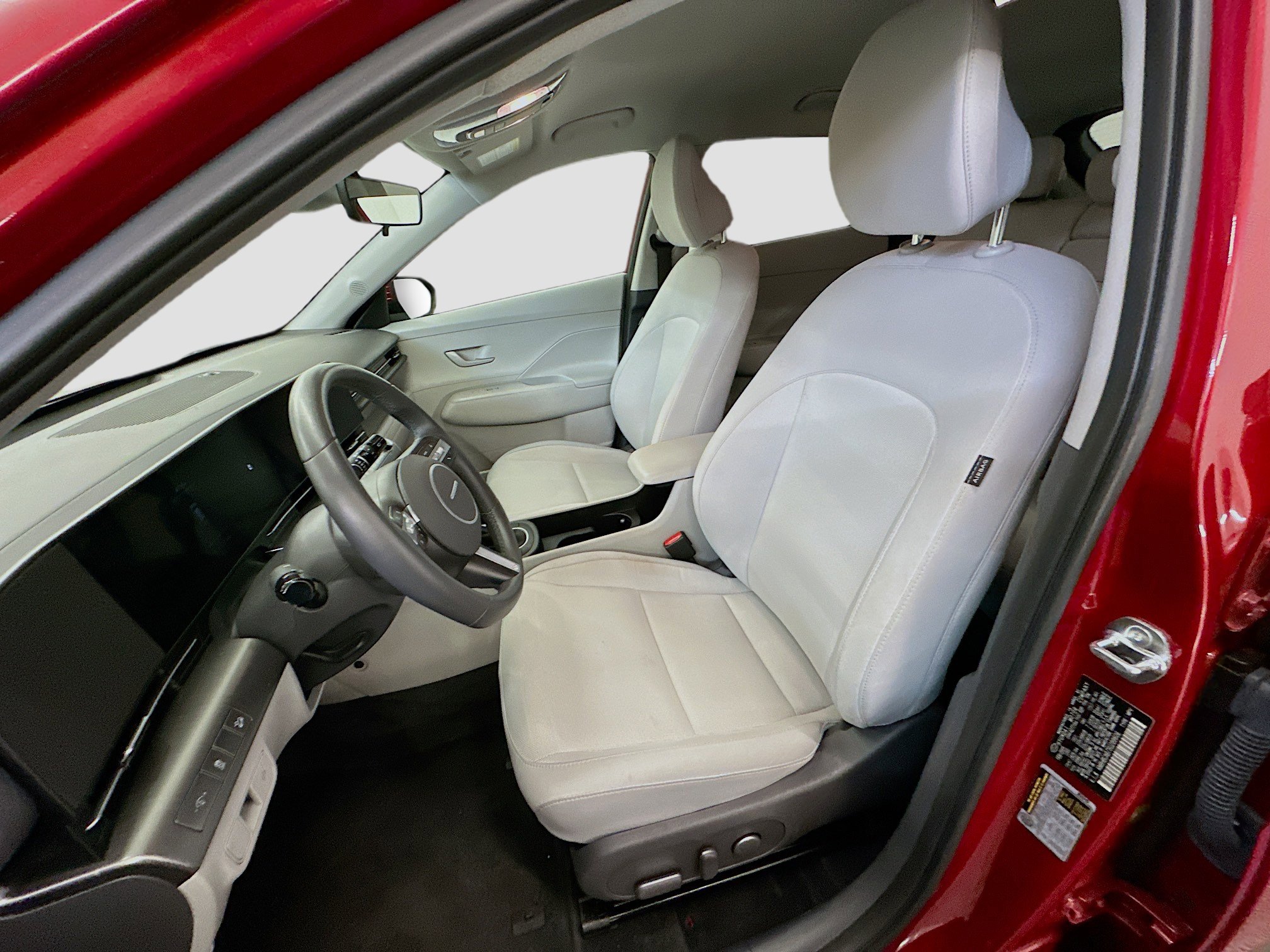 Used 2025 Hyundai Kona SEL image 13