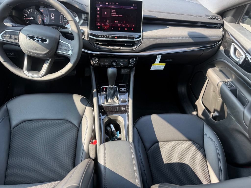 New 2026 Jeep Compass Latitude AWD/4WD image 39