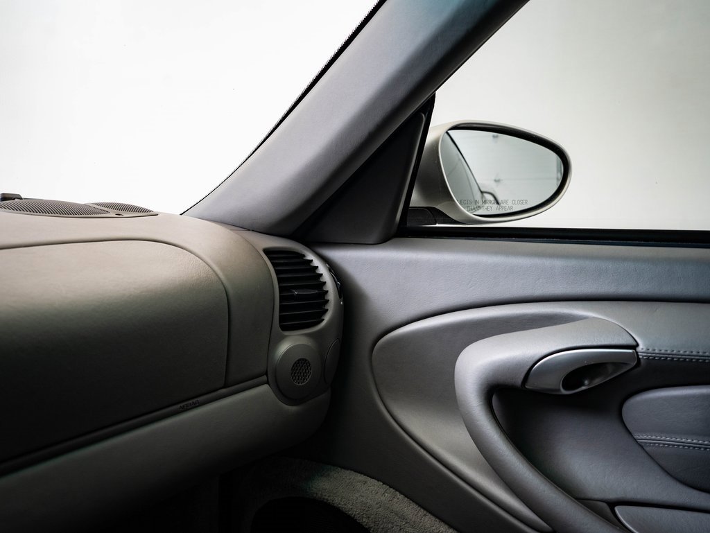 Used 2001 Porsche 911 Turbo image 32