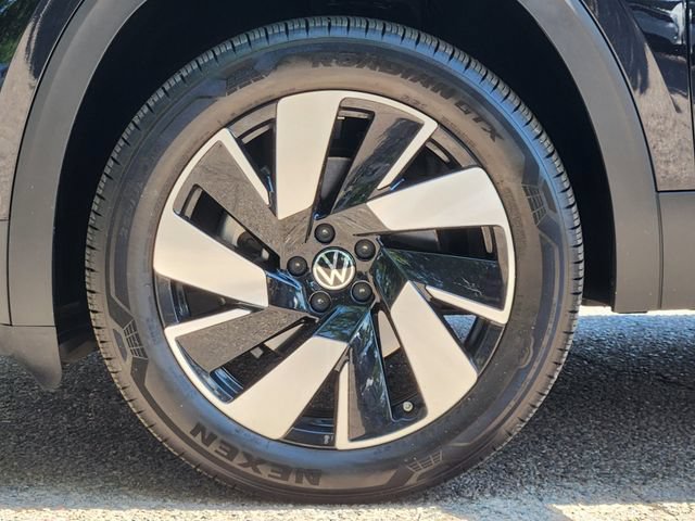 Certified 2024 Volkswagen Atlas Cross Sport SE AWD/4WD image 9