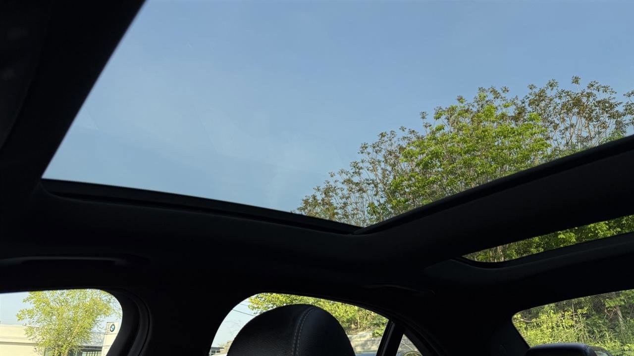 Used 2015 Mercedes-Benz C 300 4MATIC Sedan image 60