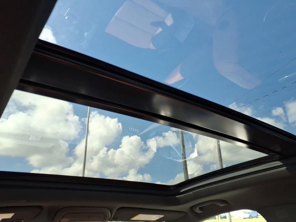Used 2021 Cadillac XT4 Premium Luxury FWD image 15