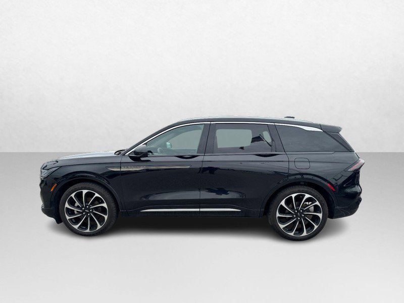 Certified 2024 Lincoln Nautilus Black Label image 8