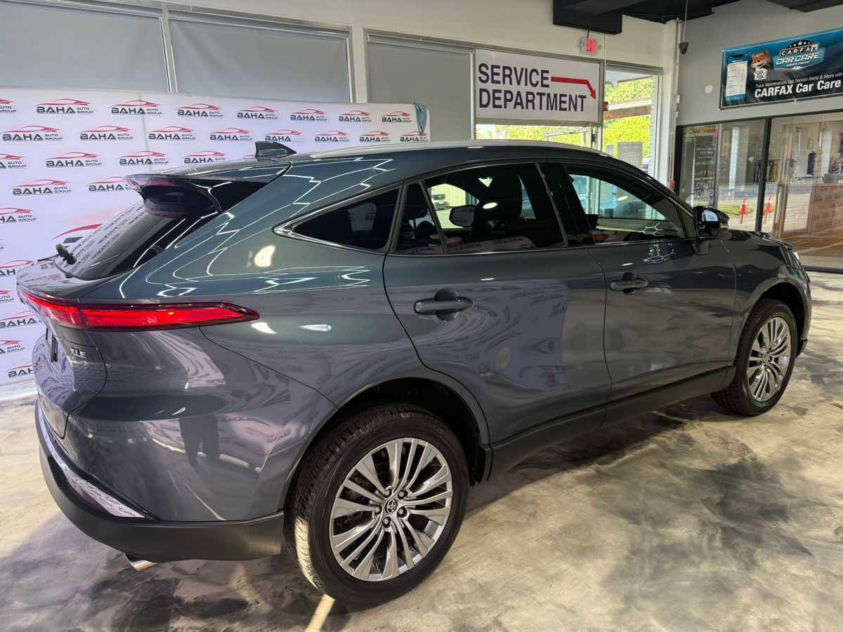 Used 2023 Toyota Venza XLE AWD/4WD image 9