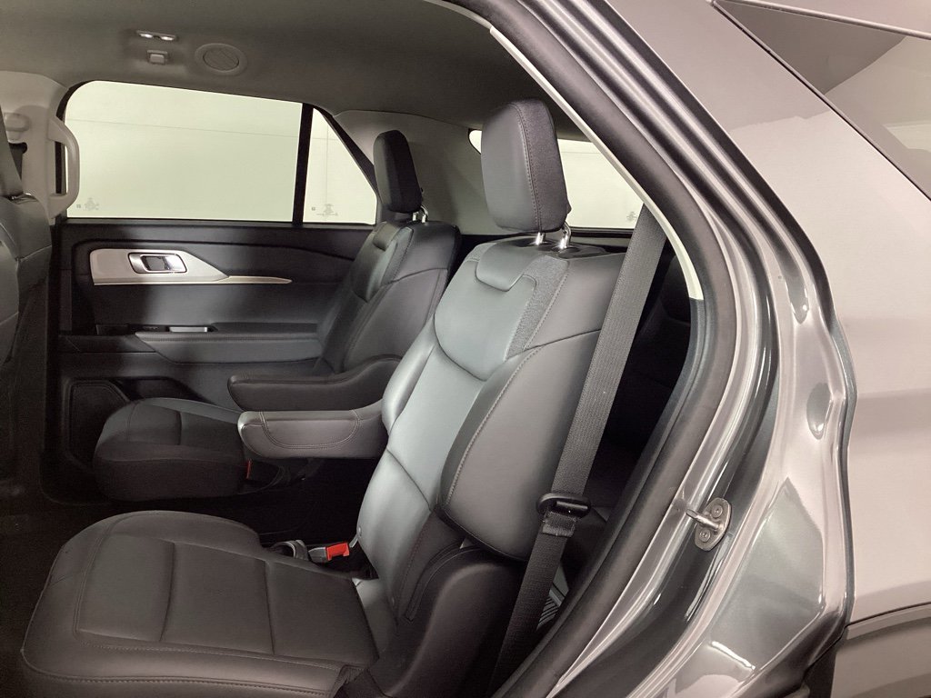 Used 2025 Ford Explorer Active w/ Active Comfort Package image 13