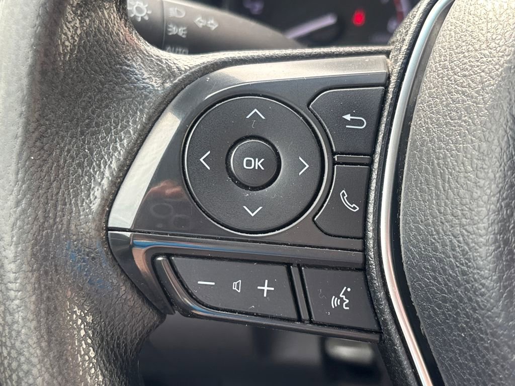 Used 2018 Toyota Camry LE w/ Convenience Package image 19