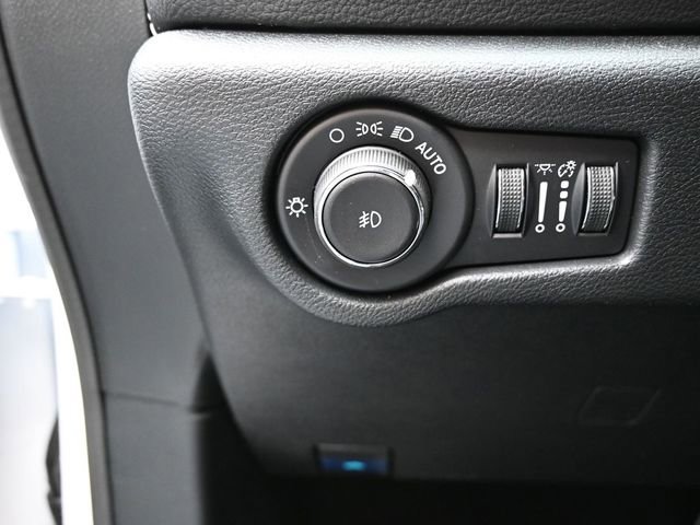 New 2026 Chrysler Pacifica Select image 15