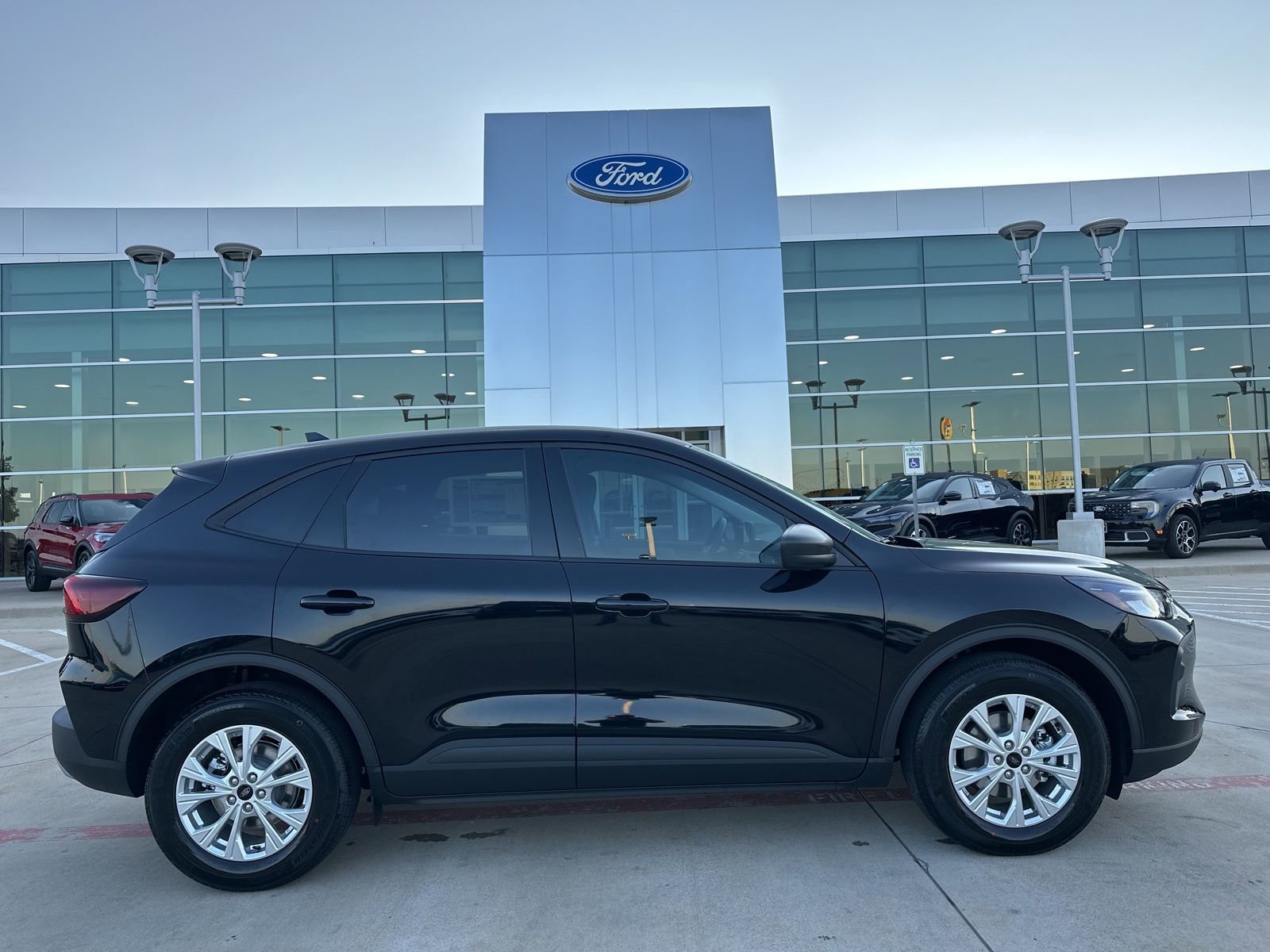 Used 2025 Ford Escape Active FWD image 27
