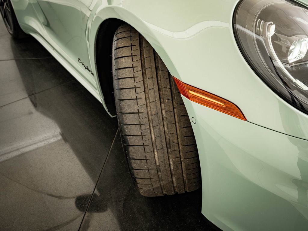 Certified 2025 Porsche 911 Carrera GTS RWD image 56