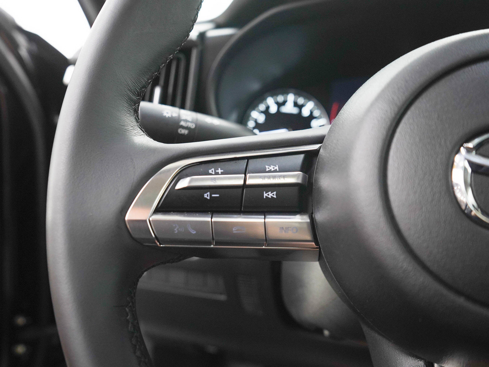 Used 2025 MAZDA CX-50 AWD 2.5 S w/ Premium Package image 25