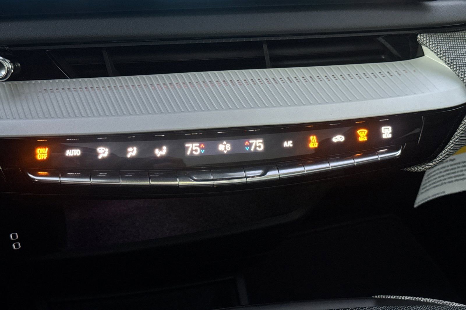 Certified 2025 Cadillac Optiq Luxury 1 image 26